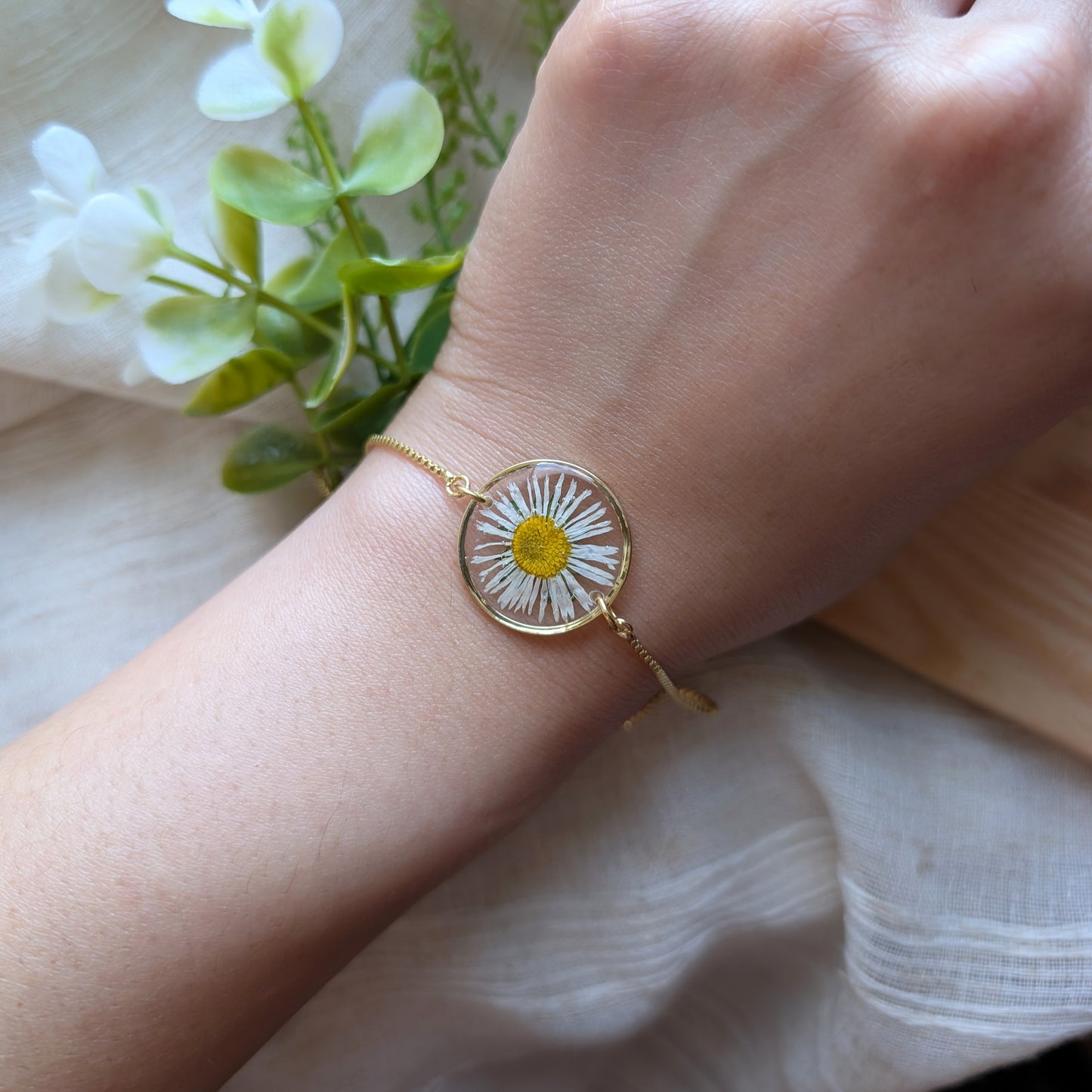 Gold Plated Daisy Bracelet | Purity & New Beginnings | Real Flower Jewellery
