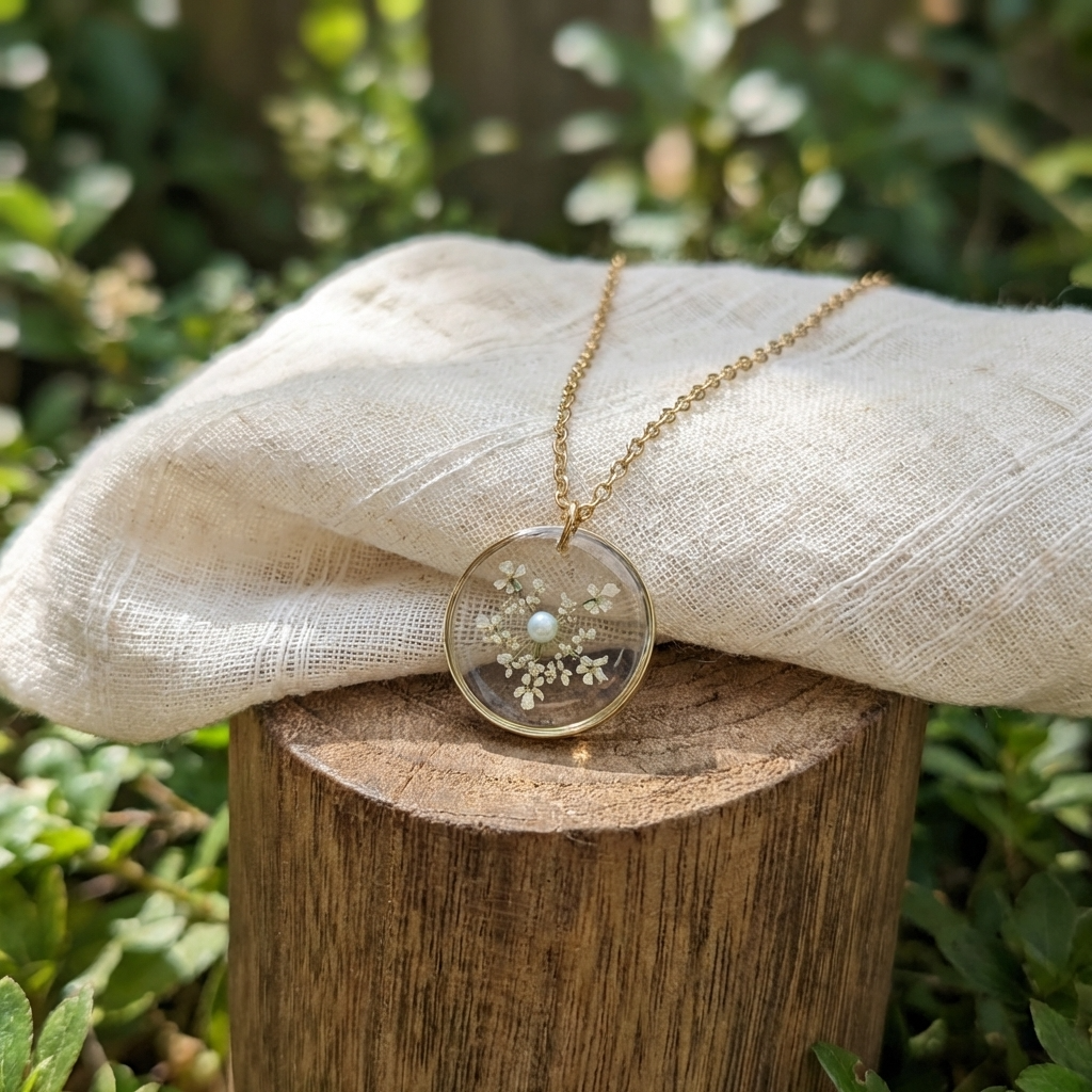 Queen Anne’s Lace Gold Plated Stainless Steel Necklace with Pearl | Protection
