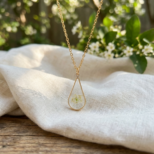 Queen Anne’s Lace Little Tree Waterdrop Gold Plated Stainless Steel Necklace | Protection