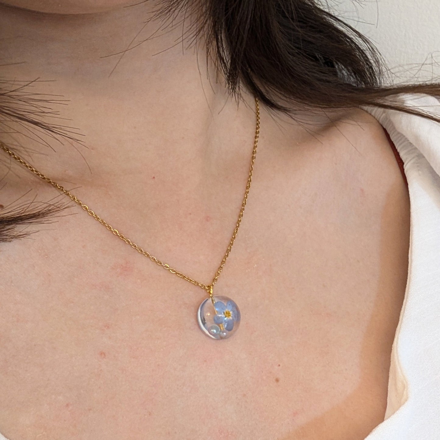 Forget-me-not & Imitation Pearl Gold Plated Delicate Clear Sphere Real Flower Charm Necklace