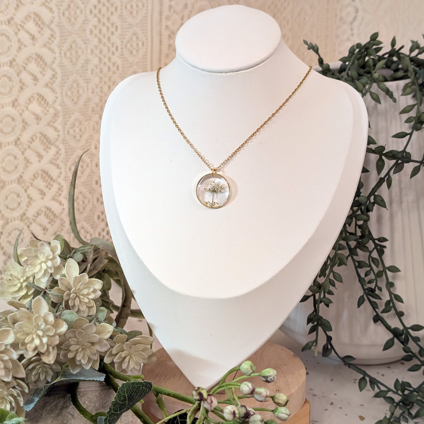 White Queen Anne’s Lace Tree Necklace – 18K Gold Plated Floral Pendant