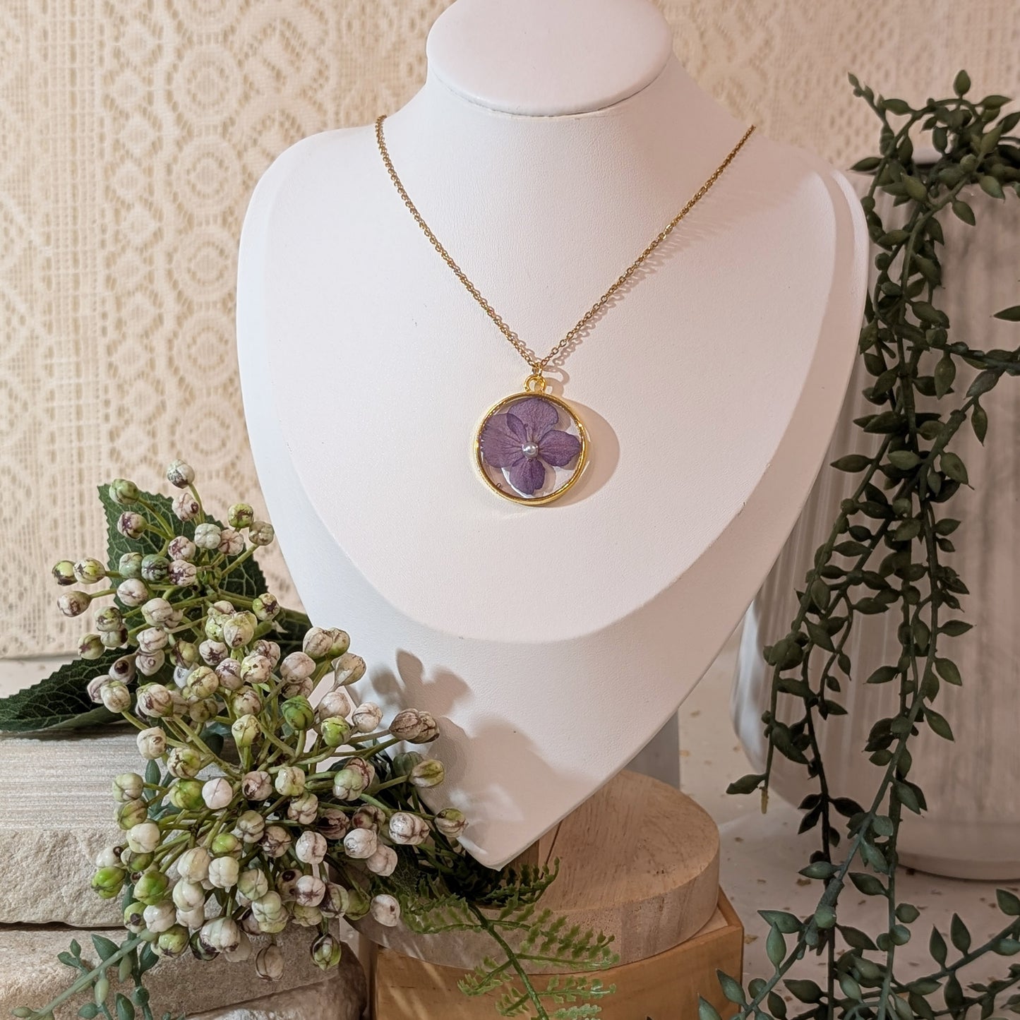 Purple Hydrangea Gold Plated Necklace with Imitation Pearl – Symbol of Gratitude and Heartfelt Emotion