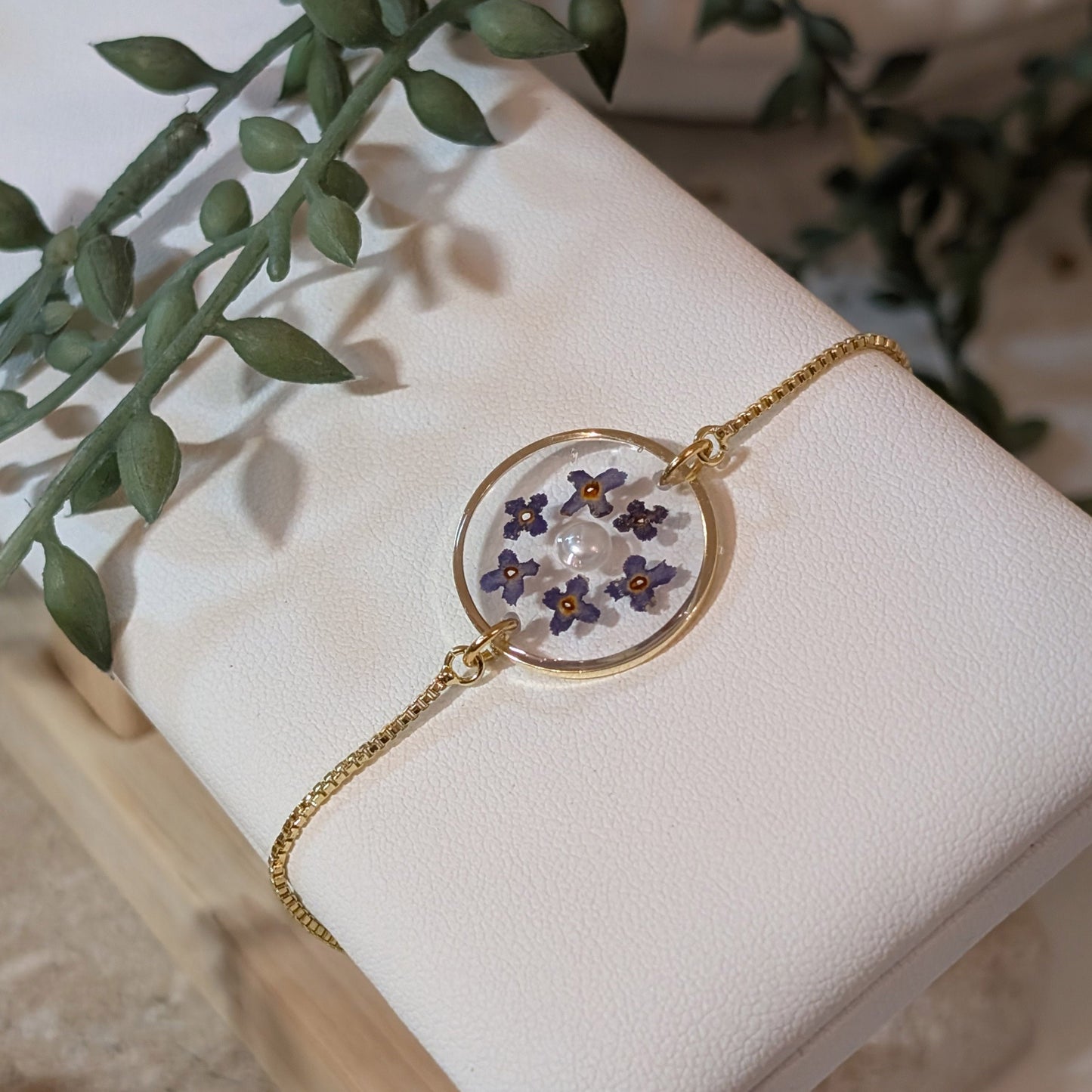 Butterfly Bush & Imitation Pearl Adjustable Bracelet – 18K Gold-Plated Floral Bracelet