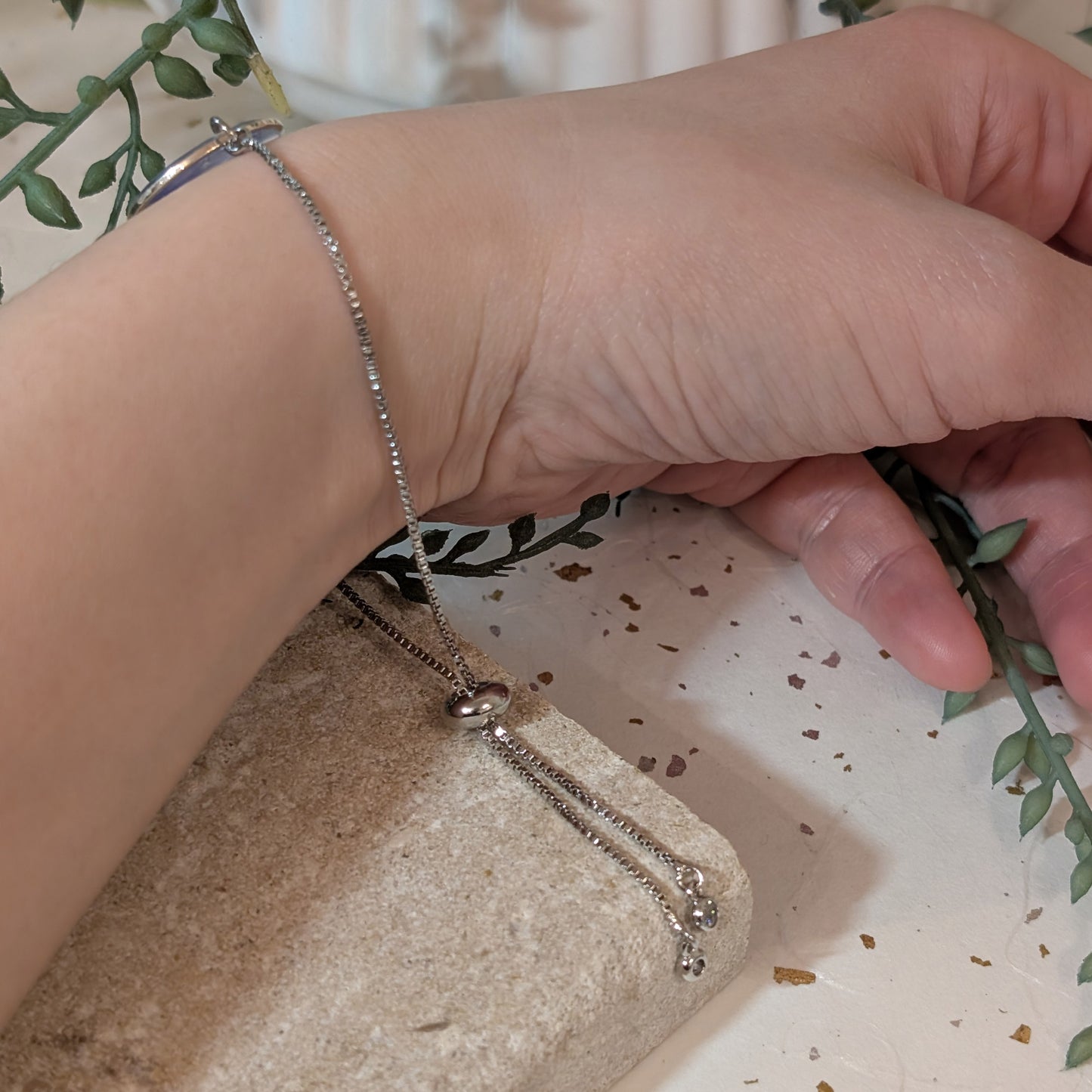 Green Borage & Seashell Flakes Adjustable Bracelet - Platinum Plated Jewellery