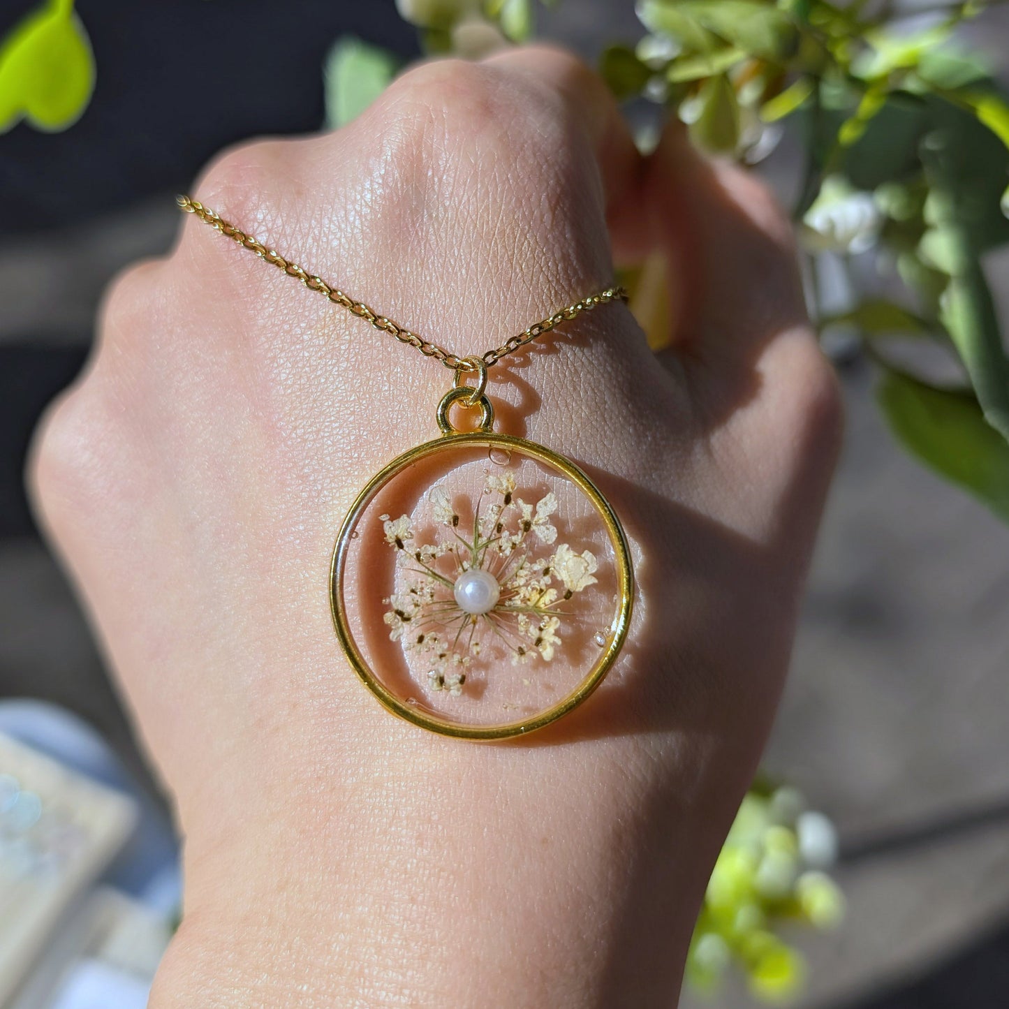 Gold Plated Queen Anne's Lace Big Circle Necklace – Symbol of Sanctuary, Safety & Refuge