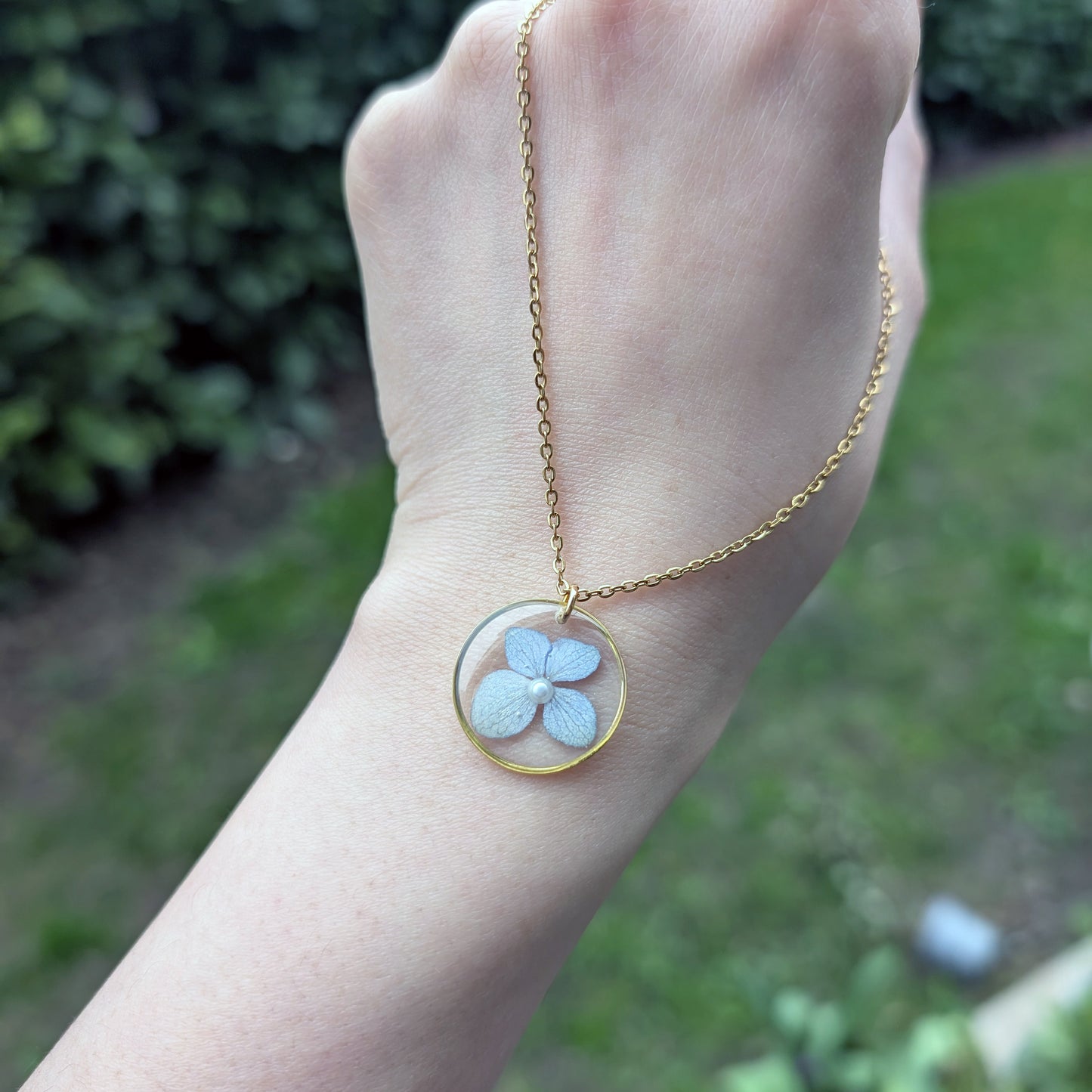 Hydrangea Floral Necklace – 18K Gold Plated Botanical Pendant