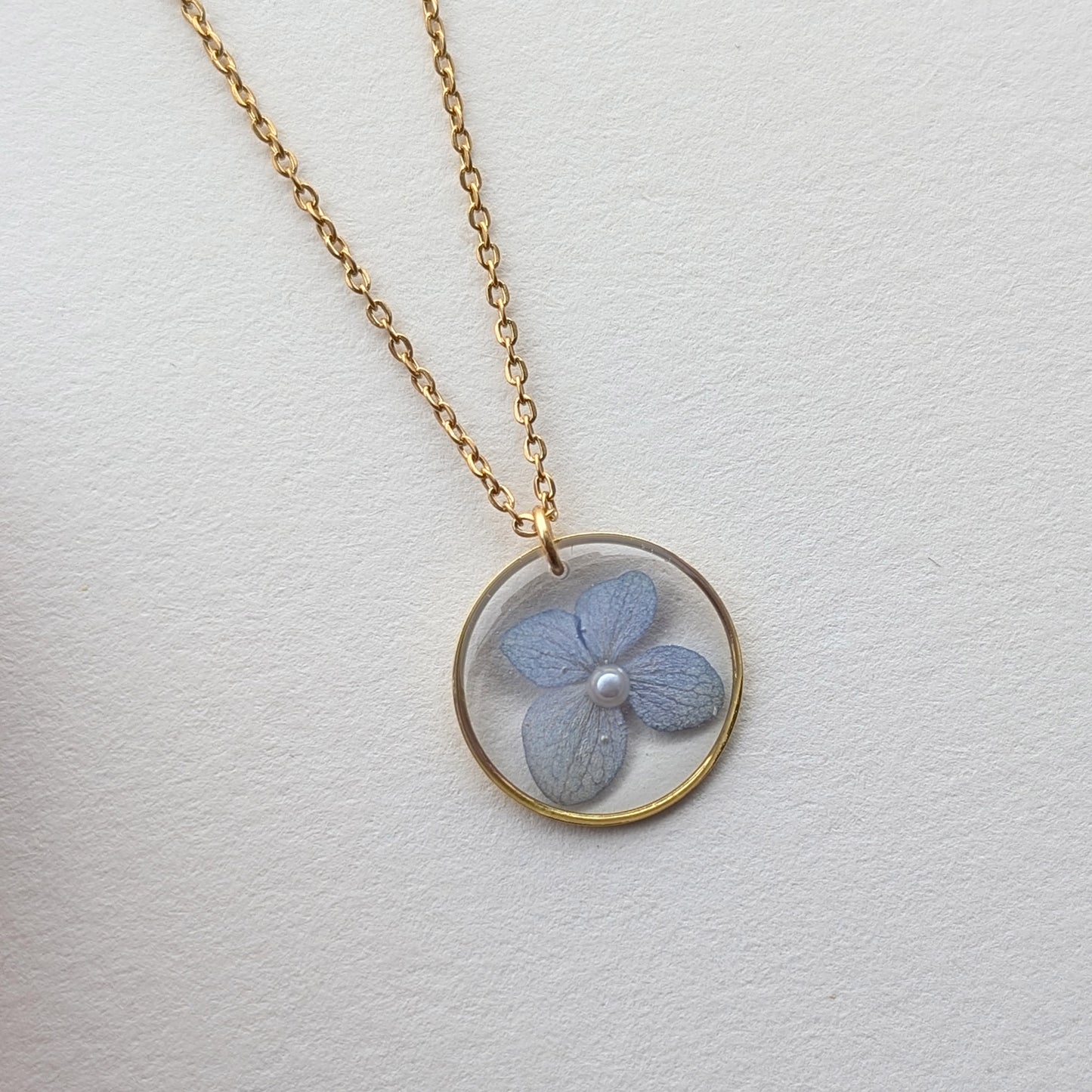 Hydrangea Floral Necklace – 18K Gold Plated Botanical Pendant